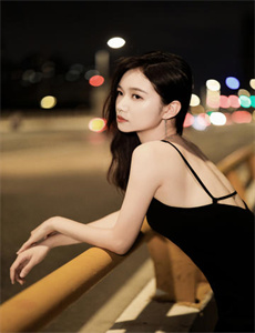 理疗师与可爱的女运动员
